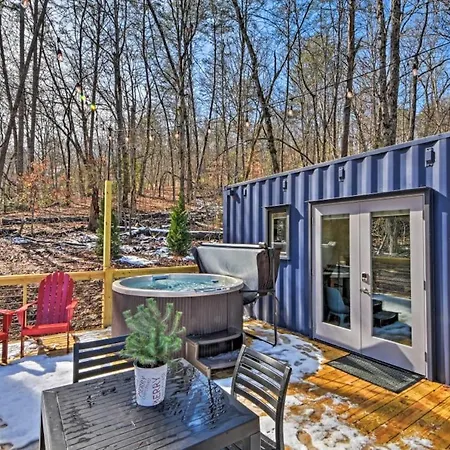 The Container At Camp Toccoa Hotel